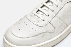 Sneaker><noscript><img width=