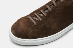 Sneaker><noscript><img width=